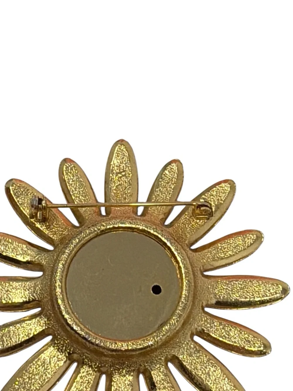 Vintage 1970s AVON daisy Perfume Locket Brooch Gold Tone & White Enamel